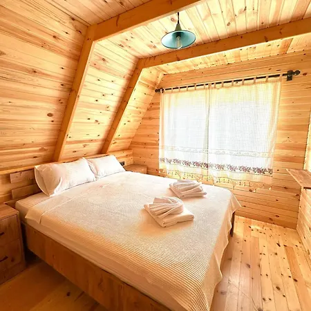 Kalkan'da Dogal Ahsap Ev, 2 Yatak Odasi, 1 Banyo, Wi-fi Holiday home Kas