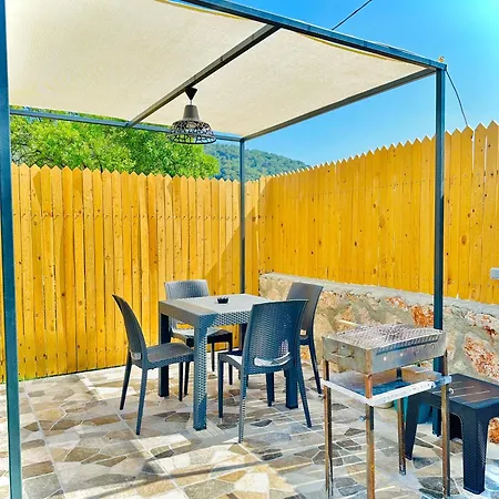 Holiday home Kalkan'da Dogal Ahsap Ev, 2 Yatak Odasi, 1 Banyo, Wi-fi *